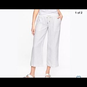 Athleta white/ gray striped linen cropped pants
